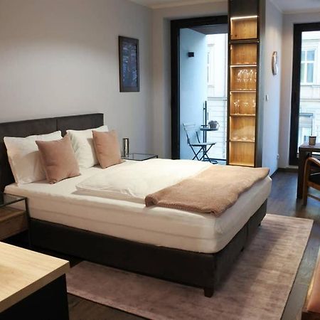 Boutique 109 - Old City, Luxury Apt. With A Garage Cracovie Extérieur photo