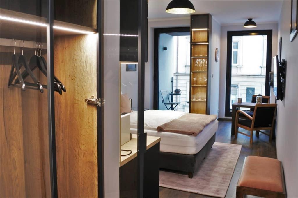 Boutique 109 - Old City, Luxury Apt. With A Garage Cracovie Extérieur photo