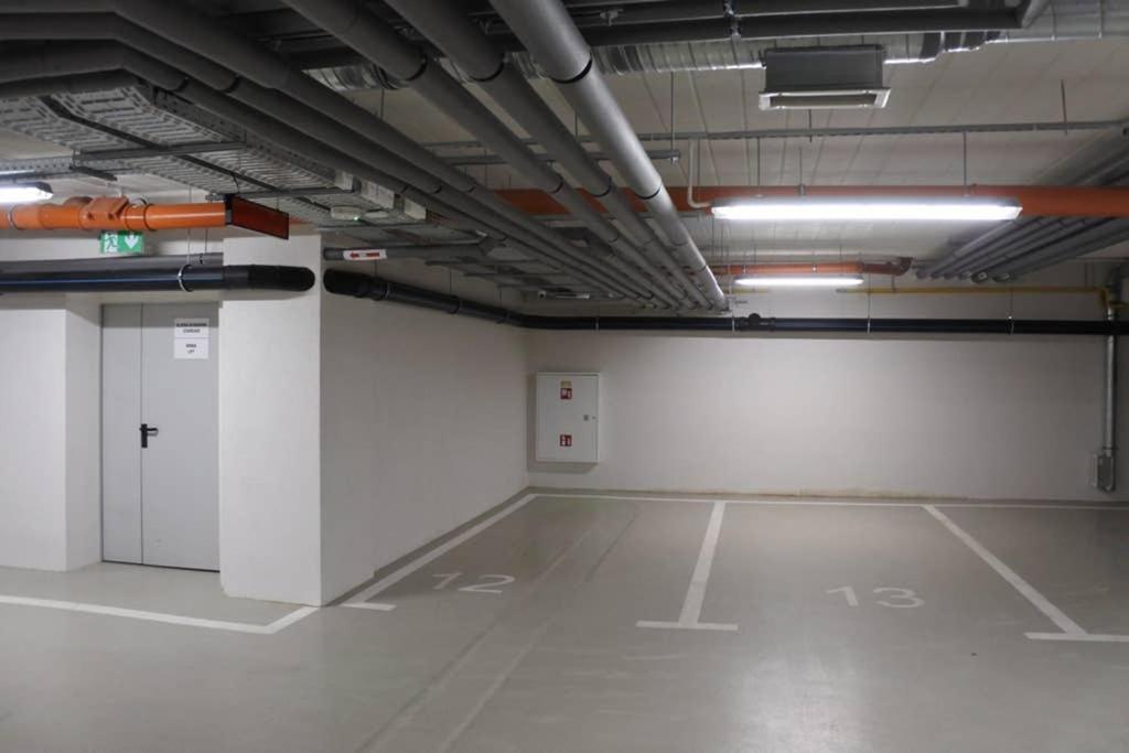 Boutique 109 - Old City, Luxury Apt. With A Garage Cracovie Extérieur photo